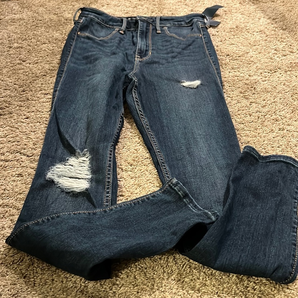 NWT girls Hollister jeans 26x26 darker wash blue jeans.